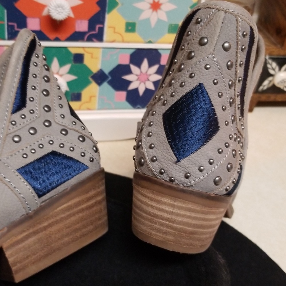 NWOT  LUCKY BRAND BOOTIES - Picture 8 of 8